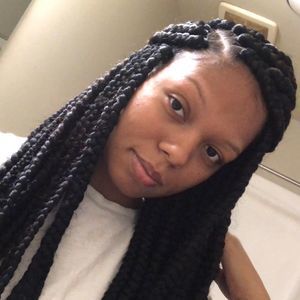 Meet your Posher, Alyssa